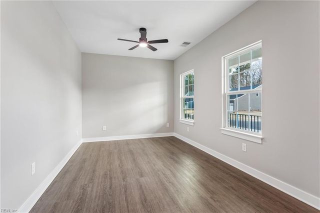 102 Oxford RN, Poquoson, VA 23662