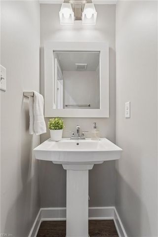 102 Oxford RN, Poquoson, VA 23662