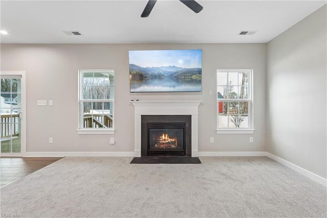 102 Oxford RN, Poquoson, VA 23662