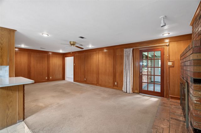 1605 Weathered Street, Irving, TX 75062