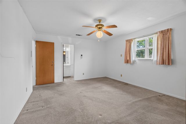 1605 Weathered Street, Irving, TX 75062