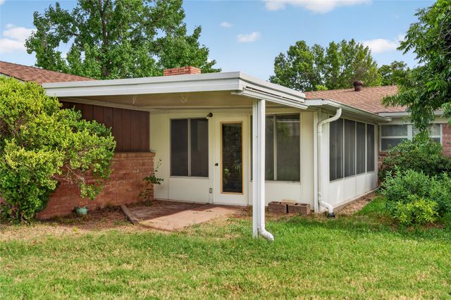 1605 Weathered Street, Irving, TX 75062