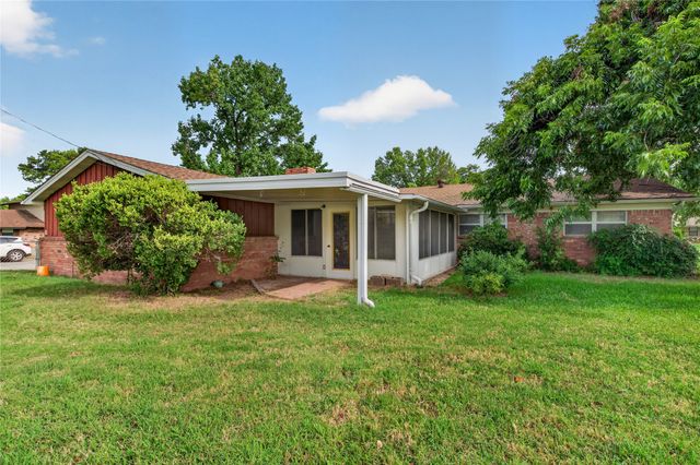1605 Weathered Street, Irving, TX 75062