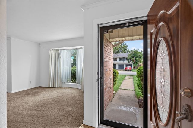 1605 Weathered Street, Irving, TX 75062
