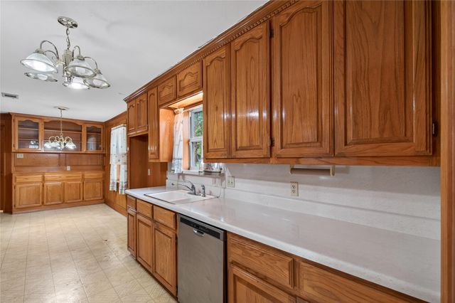 1605 Weathered Street, Irving, TX 75062