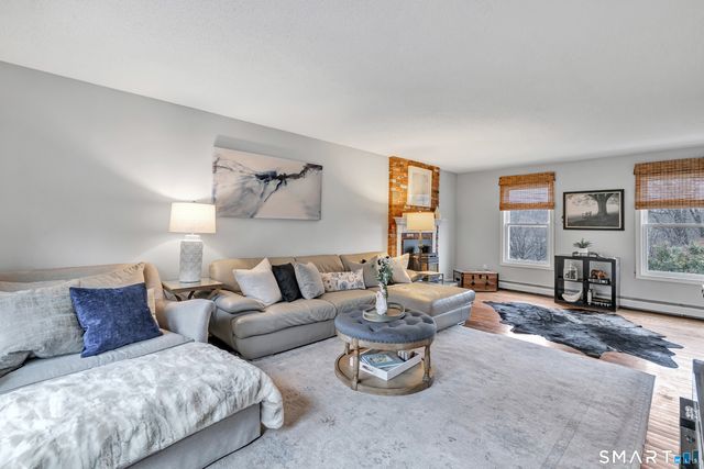 18 Oakdale Road, Plymouth, CT 06786