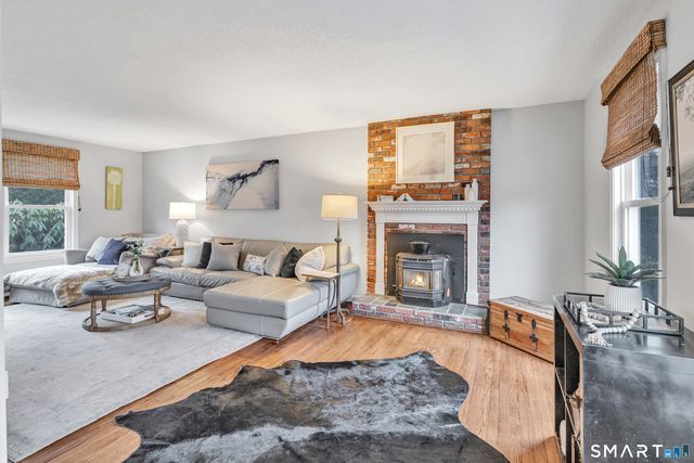 18 Oakdale Road, Plymouth, CT 06786