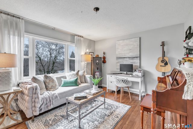 18 Oakdale Road, Plymouth, CT 06786