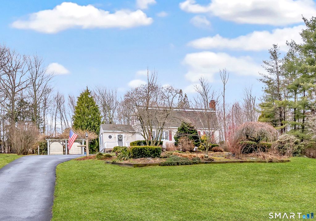 18 Oakdale Road, Plymouth, CT 06786