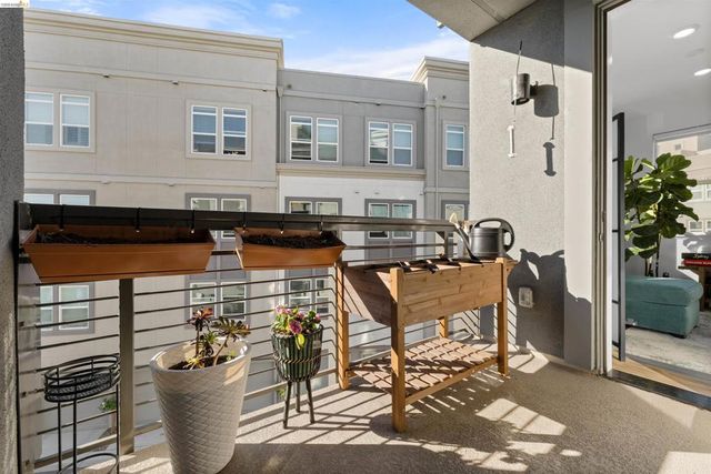 2836 Tradewind Dr, Alameda, CA 94501