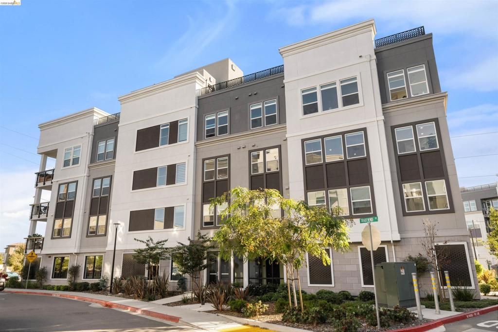 Image 27 of property listing at 2836 Tradewind Dr, Alameda, CA 94501