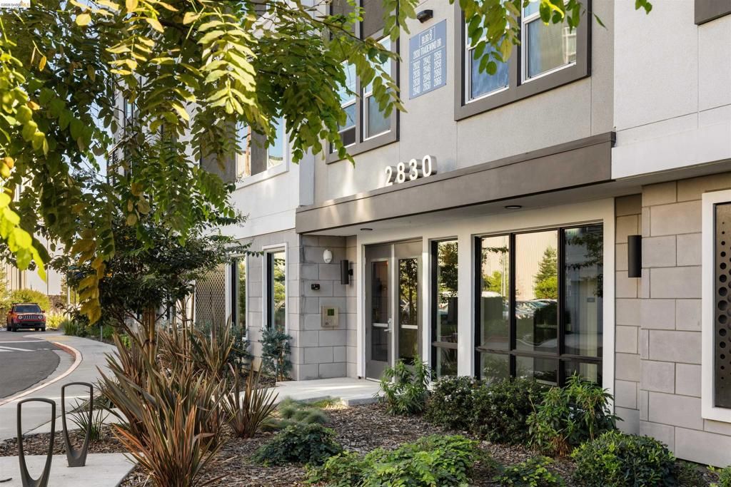 Image 29 of property listing at 2836 Tradewind Dr, Alameda, CA 94501