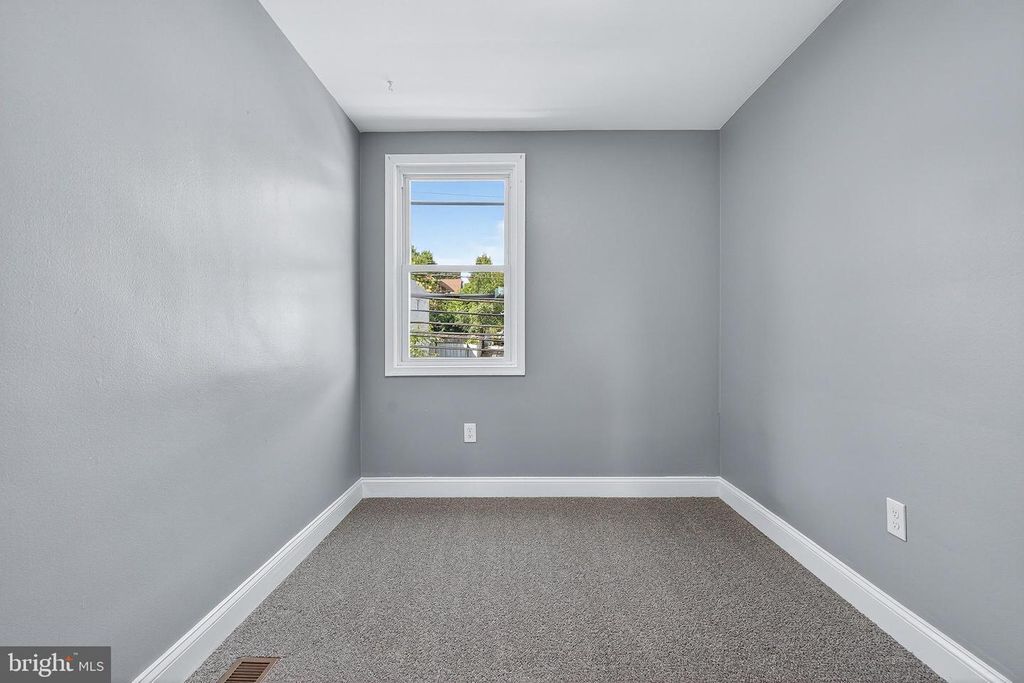 Image 12 of property listing at 4041 6TH ST, Baltimore, MD 21225