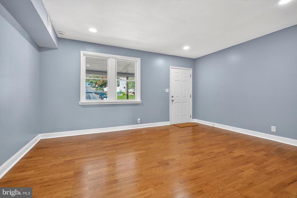 Image 4 of property listing at 4041 6TH ST, Baltimore, MD 21225