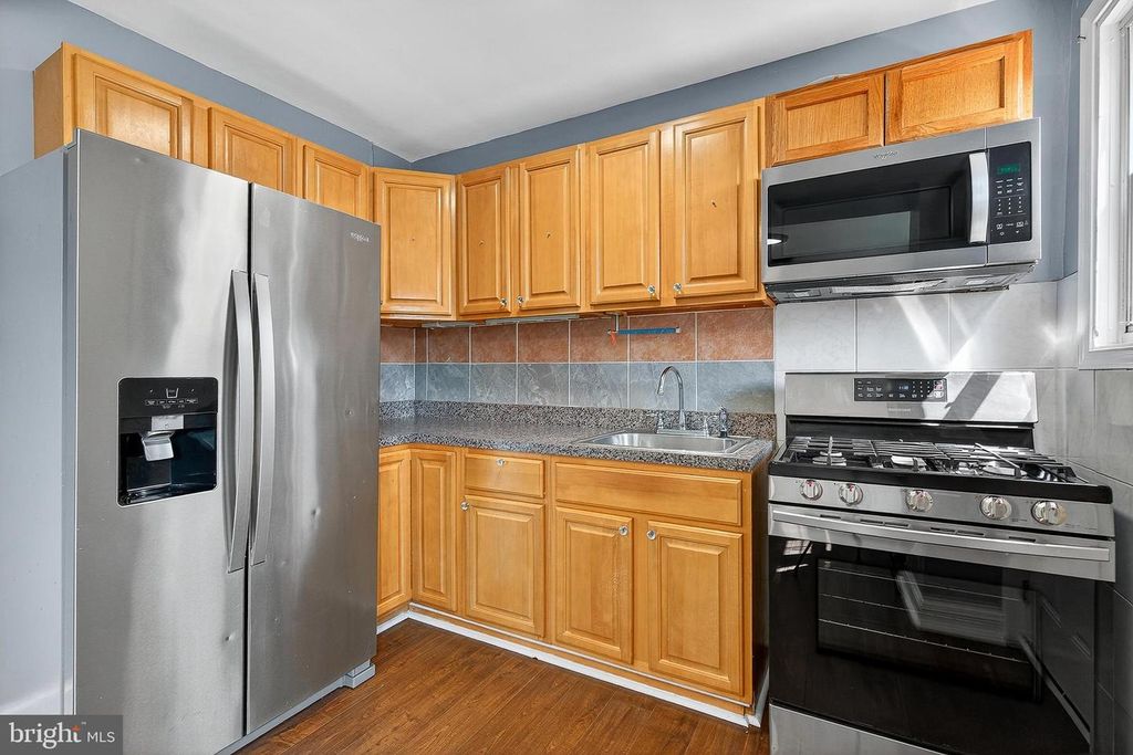 Image 5 of property listing at 4041 6TH ST, Baltimore, MD 21225