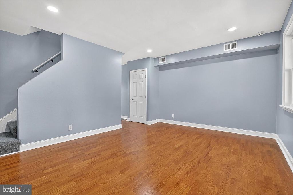 Image 6 of property listing at 4041 6TH ST, Baltimore, MD 21225