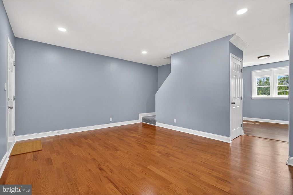 Image 7 of property listing at 4041 6TH ST, Baltimore, MD 21225