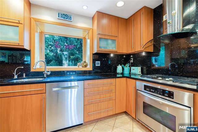 39-03 Garvey Place, Fair Lawn, NJ 07410