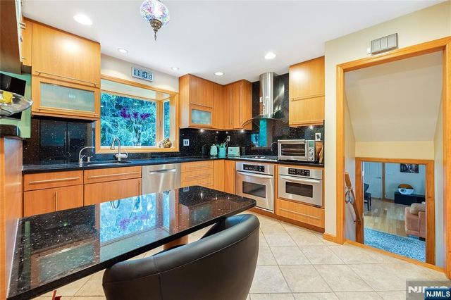 39-03 Garvey Place, Fair Lawn, NJ 07410