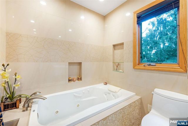 39-03 Garvey Place, Fair Lawn, NJ 07410