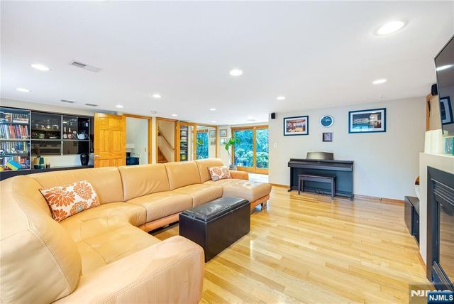 39-03 Garvey Place, Fair Lawn, NJ 07410
