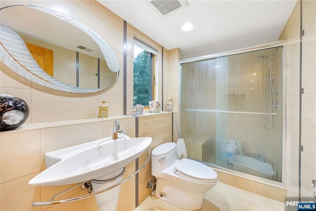 39-03 Garvey Place, Fair Lawn, NJ 07410