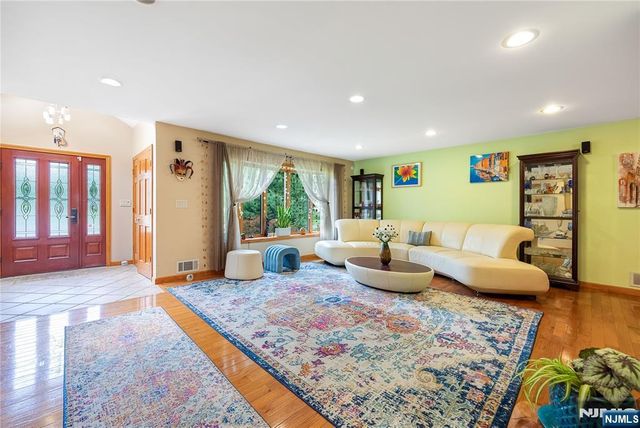 39-03 Garvey Place, Fair Lawn, NJ 07410
