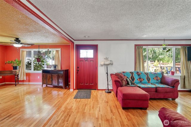 6965 E E Street, Tacoma, WA 98404