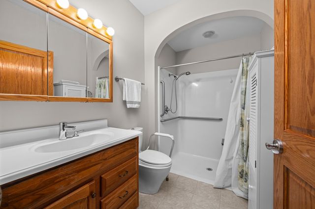 1005 2nd St Court, Moline, IL 61265