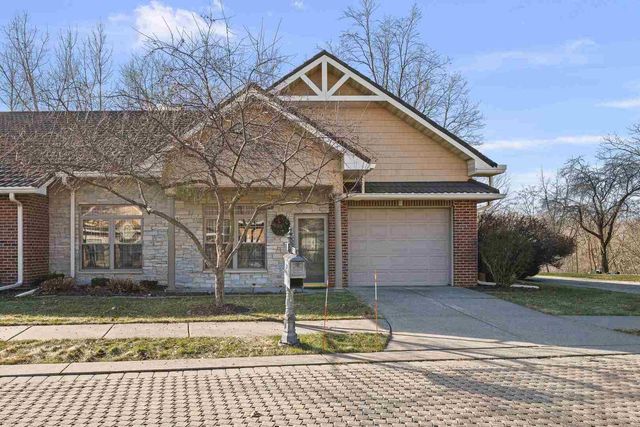 1005 2nd St Court, Moline, IL 61265