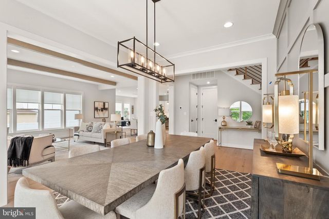 410 DOVE CIR SW, Vienna, VA 22180