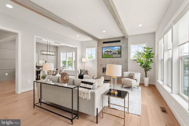 410 DOVE CIR SW, Vienna, VA 22180