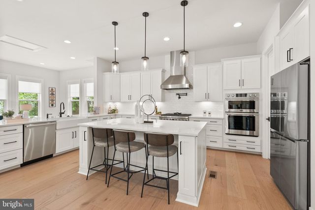 410 DOVE CIR SW, Vienna, VA 22180