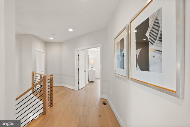 410 DOVE CIR SW, Vienna, VA 22180