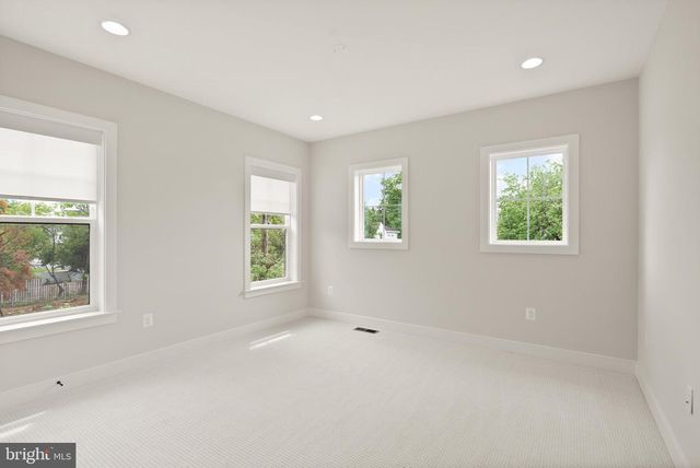 410 DOVE CIR SW, Vienna, VA 22180