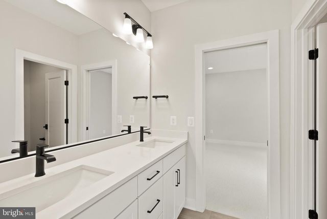 410 DOVE CIR SW, Vienna, VA 22180