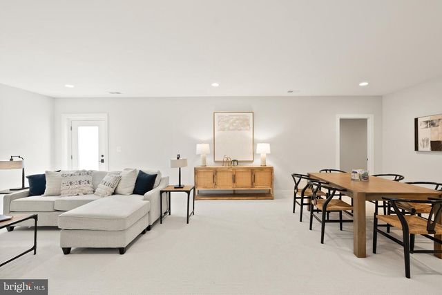 410 DOVE CIR SW, Vienna, VA 22180