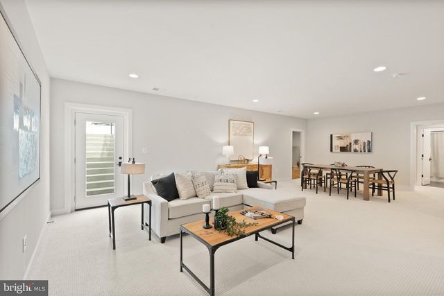 410 DOVE CIR SW, Vienna, VA 22180