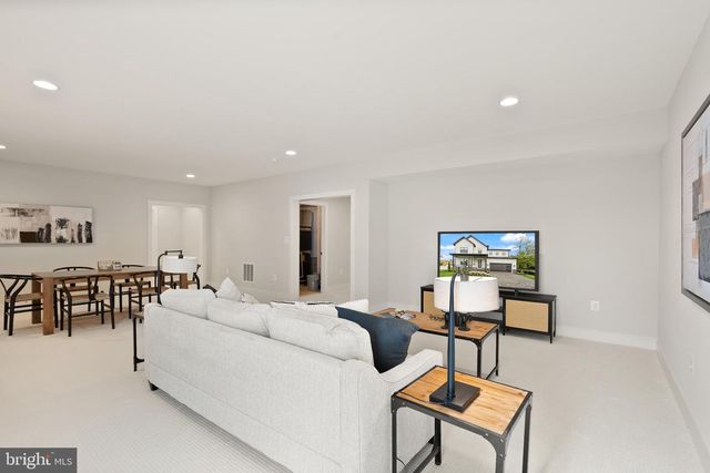 410 DOVE CIR SW, Vienna, VA 22180