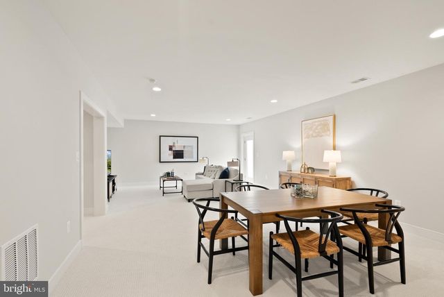 410 DOVE CIR SW, Vienna, VA 22180