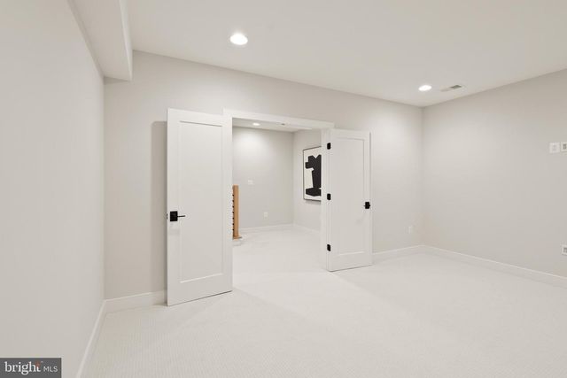 410 DOVE CIR SW, Vienna, VA 22180