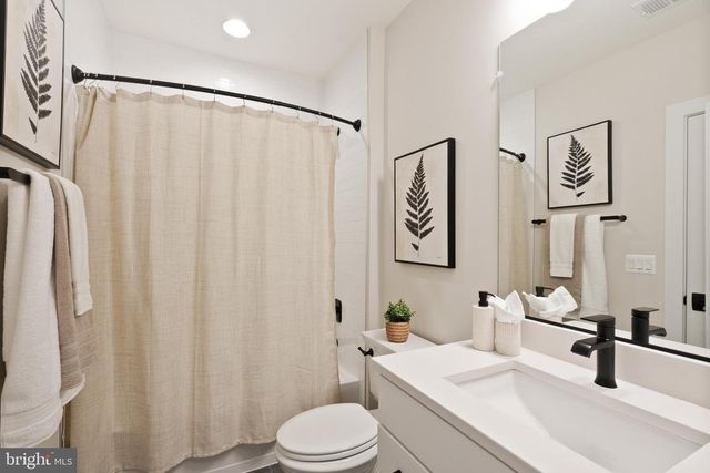 410 DOVE CIR SW, Vienna, VA 22180