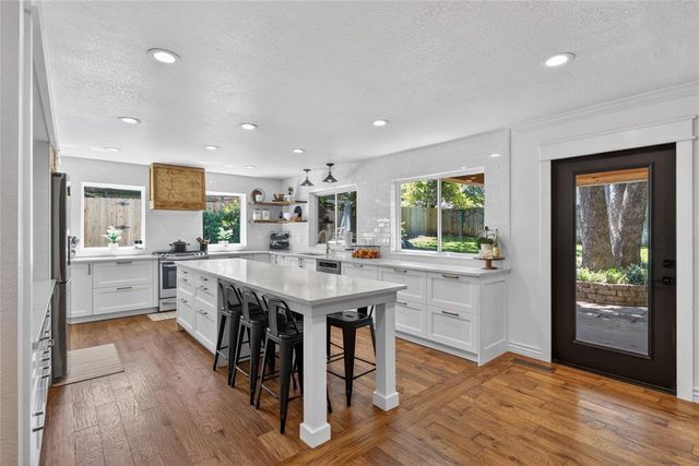 2209 E 37th Court, Edmond, OK 73013