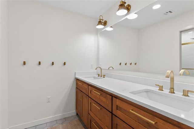 2209 E 37th Court, Edmond, OK 73013