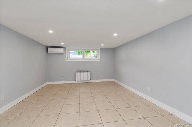 27 Meadowfield Lane, Glen Cove, NY 11542