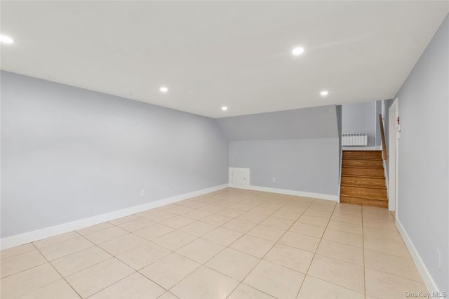 27 Meadowfield Lane, Glen Cove, NY 11542