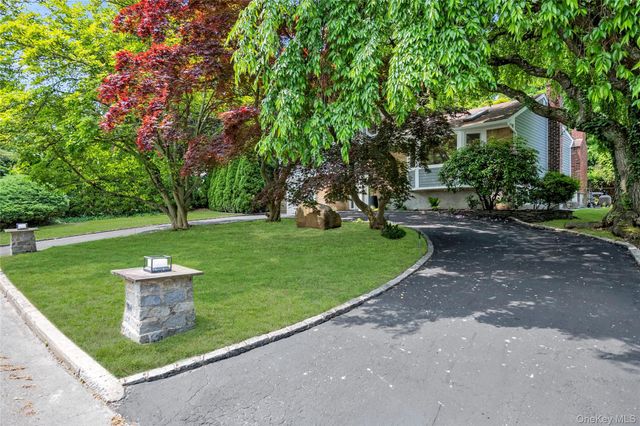 27 Meadowfield Lane, Glen Cove, NY 11542