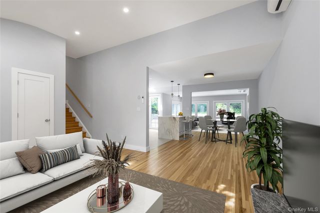 27 Meadowfield Lane, Glen Cove, NY 11542