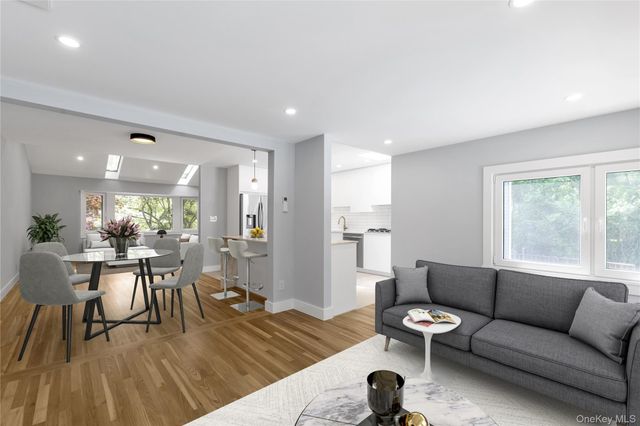 27 Meadowfield Lane, Glen Cove, NY 11542