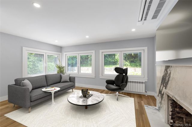 27 Meadowfield Lane, Glen Cove, NY 11542